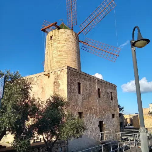 Luqa Photo