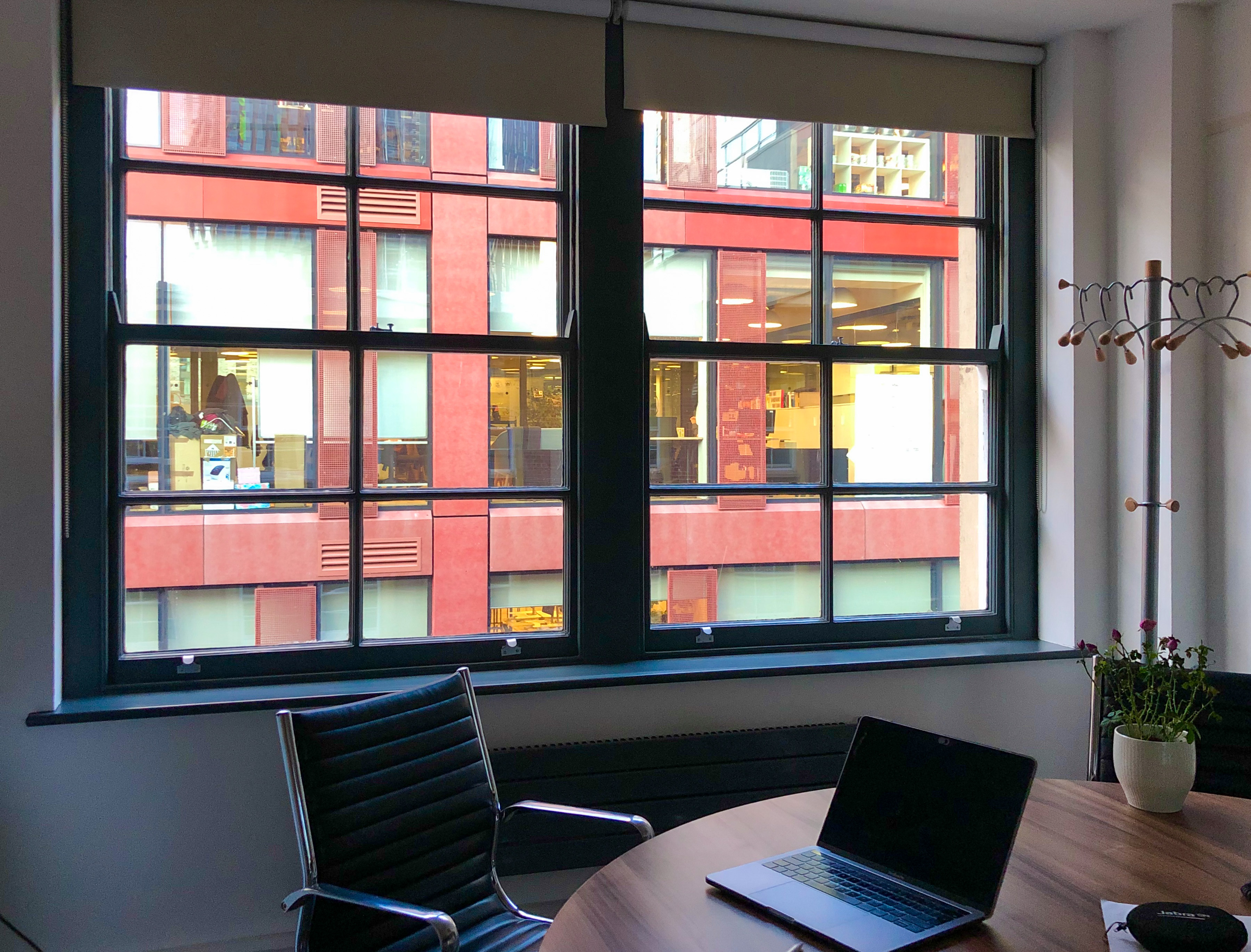 Office view, Liverpool Street, London, UK. Credtis: Valeria Sologoub, Grinteq